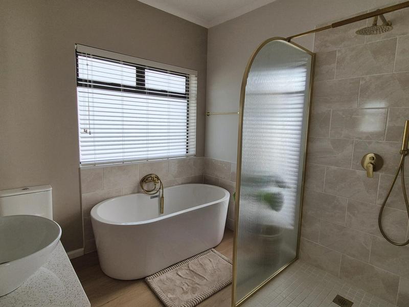 3 Bedroom Property for Sale in Kleinbaai Western Cape